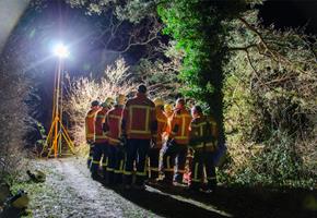 Beleuchtung-Einsatz-Feuerwehr-Rettung-Polizei-Stativ-Led-1.jpg