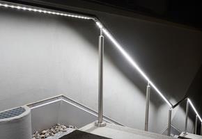 Handlaufbeleuchtung-Treppe-LaneLed-Inox-1.jpg