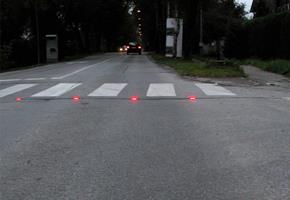 LED-Beleuchtung-Leiteinrichtungen-Gehweg-Radweg-Zebrastreifen.jpg