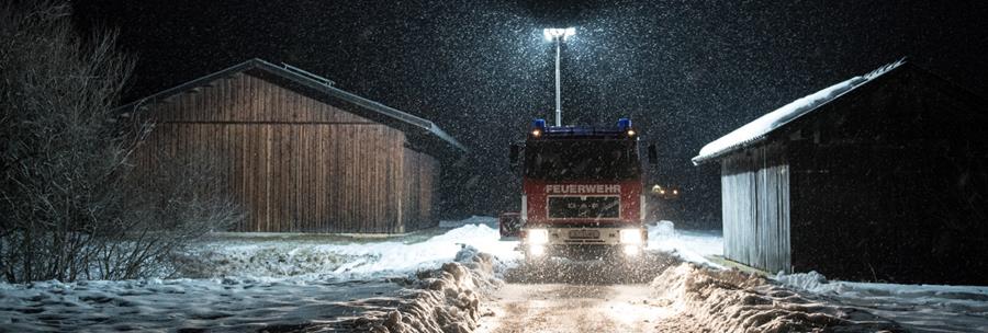 Lichtmast-Einsatz-Beleuchtung-Zusatzbeleuchtung-Feuerwehr-3.jpg